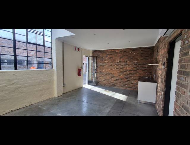 353M² BUILDING TO LET IN BENONI SOUTH